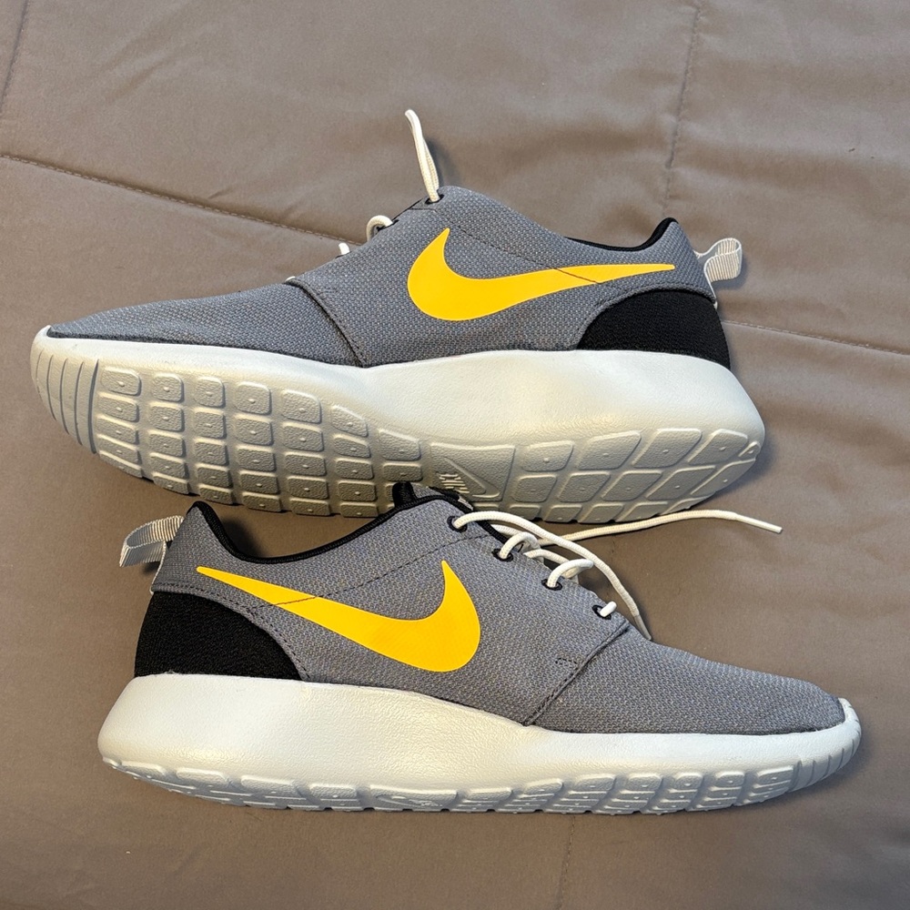 Nike - Picture 4 of 4